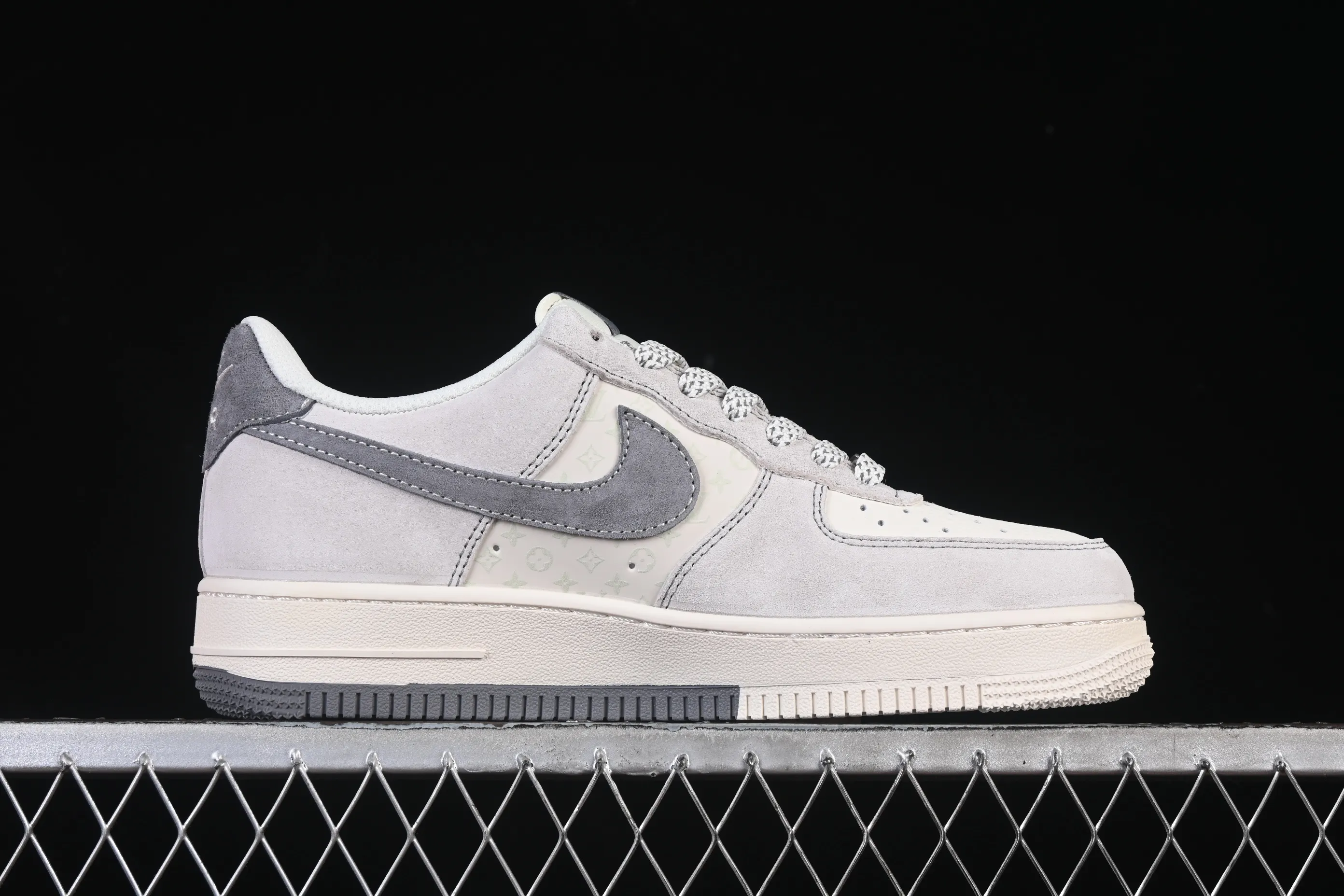 All categories Nk Air Force 1 Air Force series Nk Air Force 1 Low Air Force low-top Nike Air Force 1'07 Low LV co-branded double gray graffiti Air Force 1 low-top casual sneakers CX5050-Y07